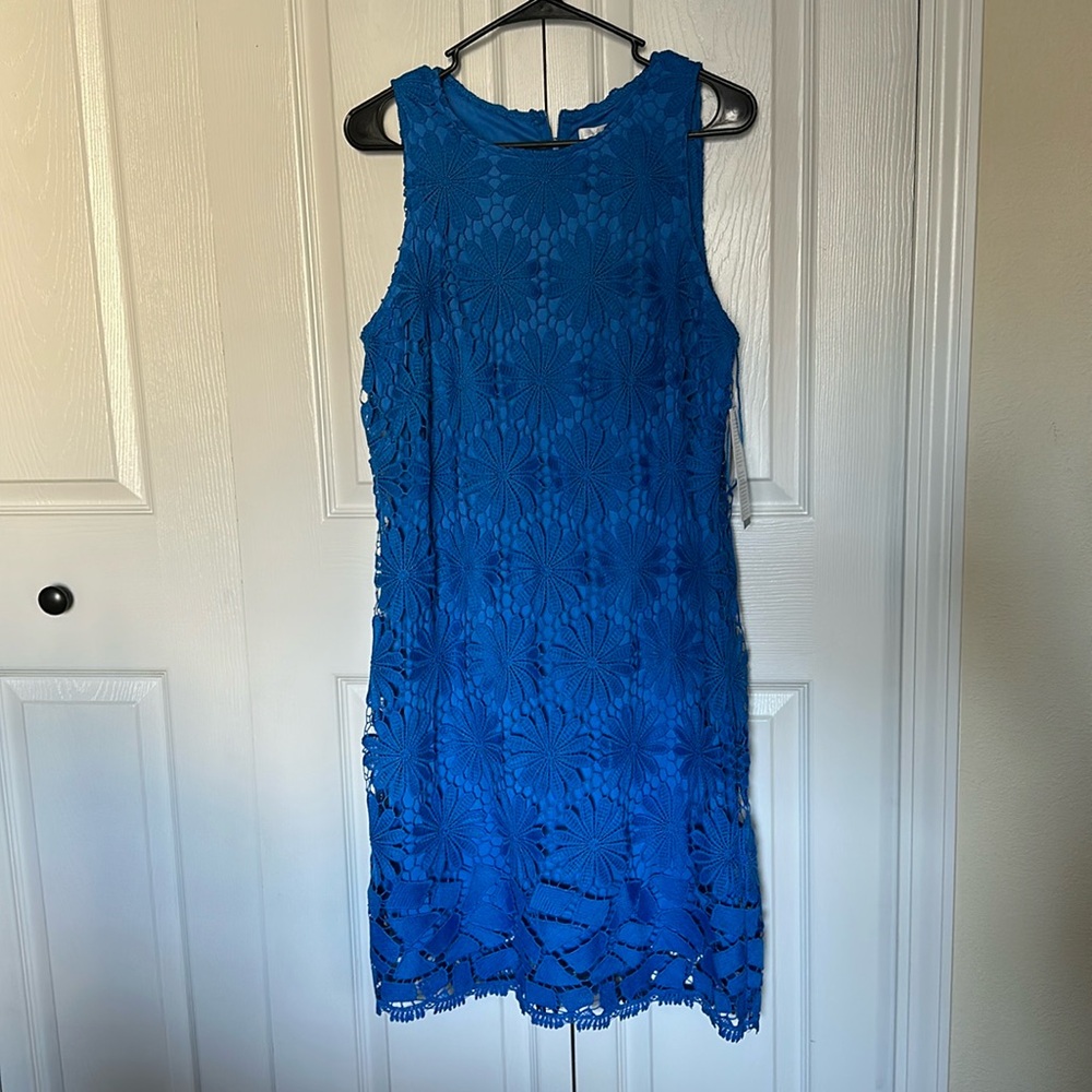*New with tags*  Women’s London Times Floral Blue Lace sleeveless Dress